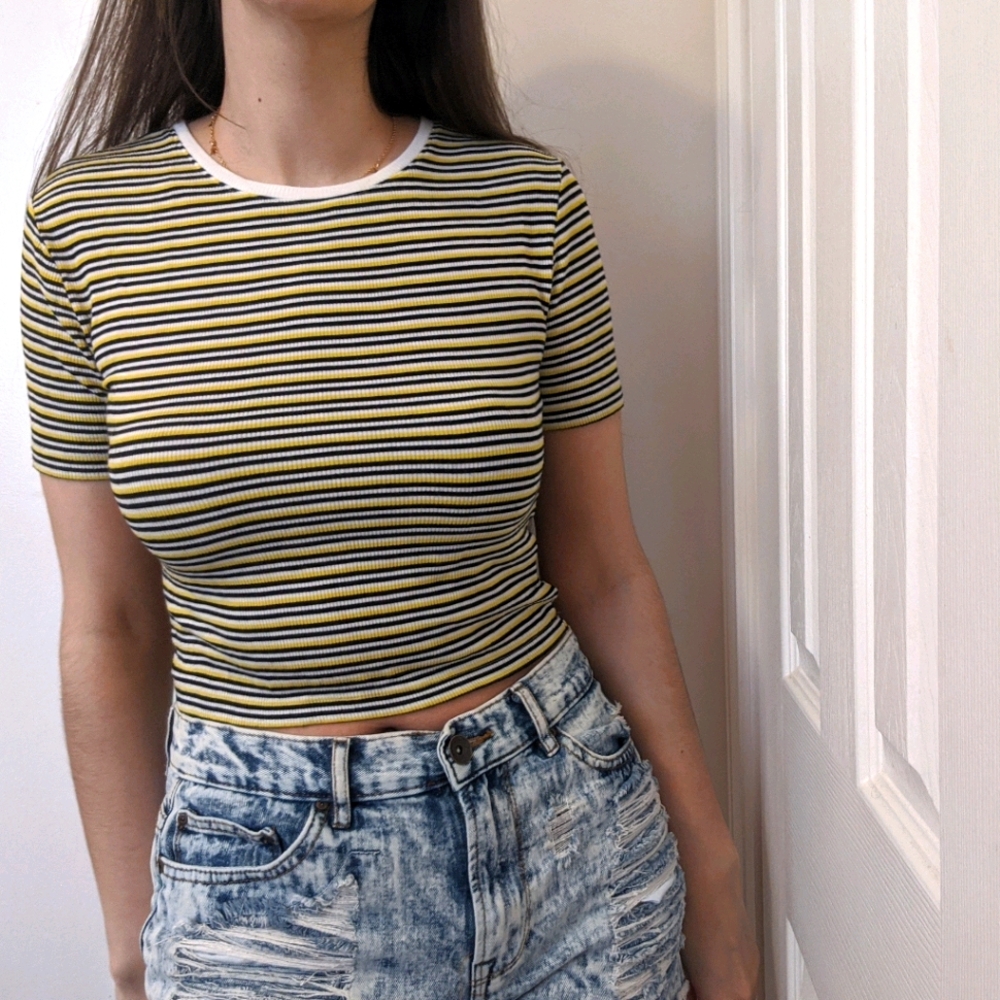 ✨3 for $25 ZARA Striped Crop Top